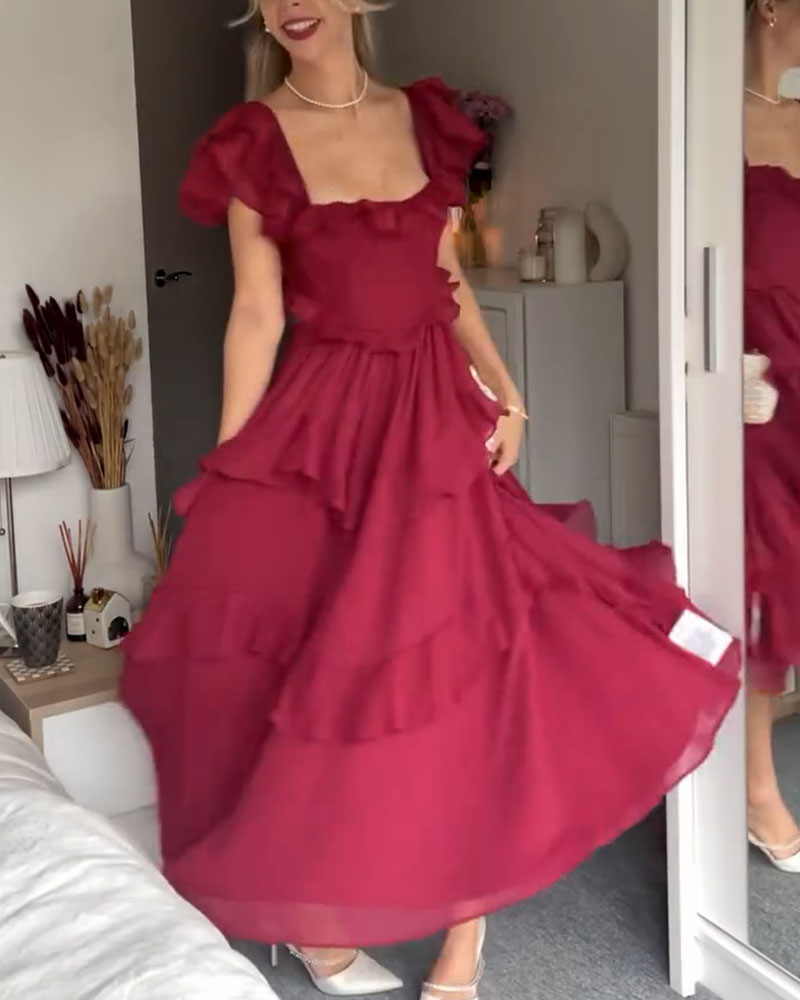 Vestido sin espalda con mangas con volantes