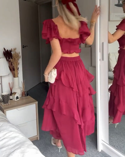 Vestido sin espalda con mangas con volantes