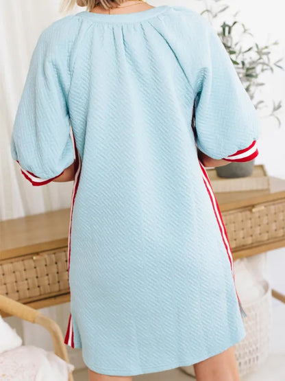Vestido deportivo de punto con rayas decorativas